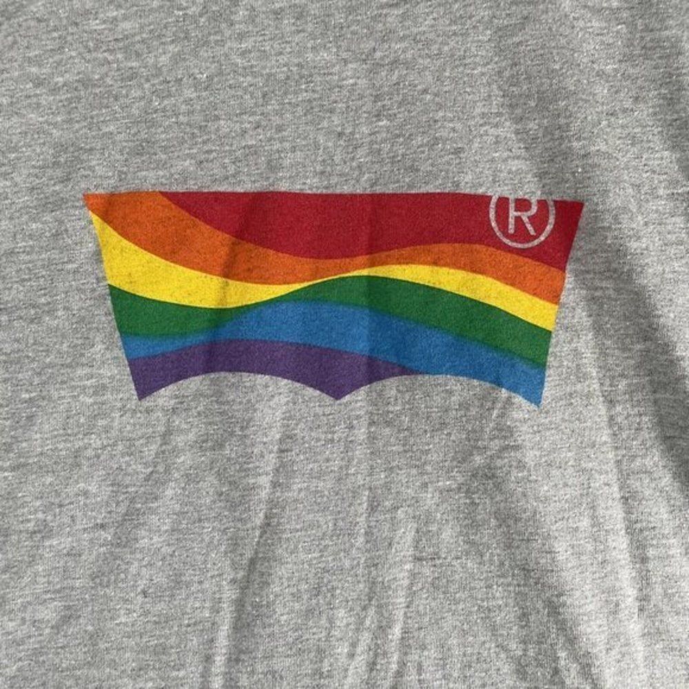 Levi's Pride LGBTQ+ Community Logo Tshirt Top Womens Size L Gay Rainbow Gray - Picture 2 of 6